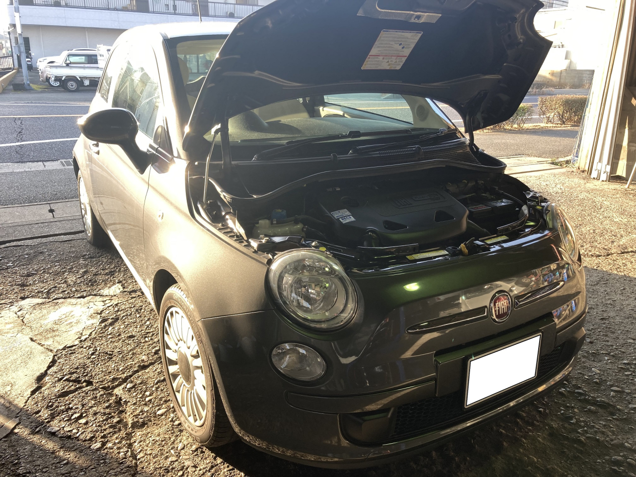 fiat 500 エキスパンションタンク水漏れ修理で入庫しました。