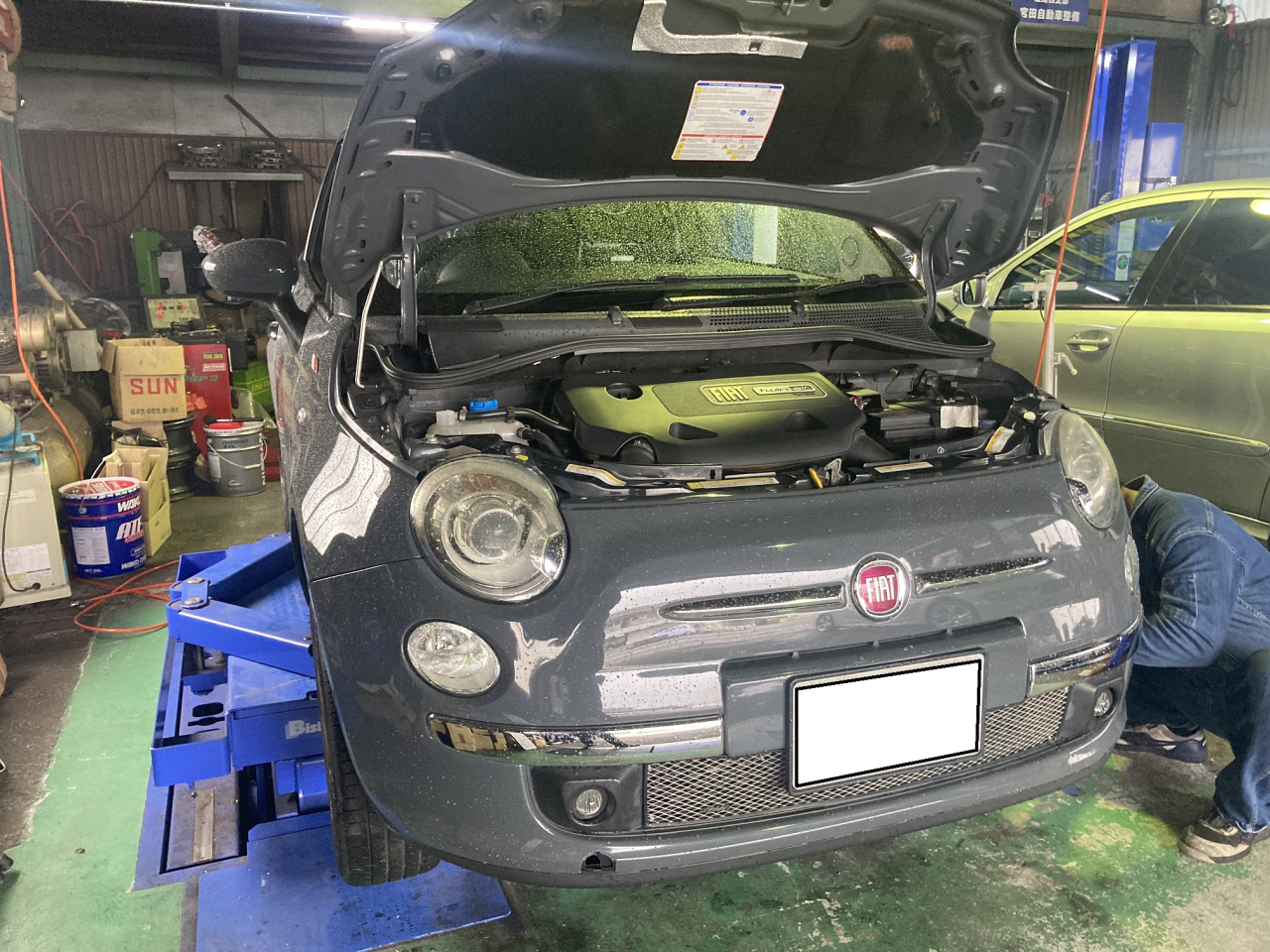 Fiat 500 クラッチ交換で入庫しました。