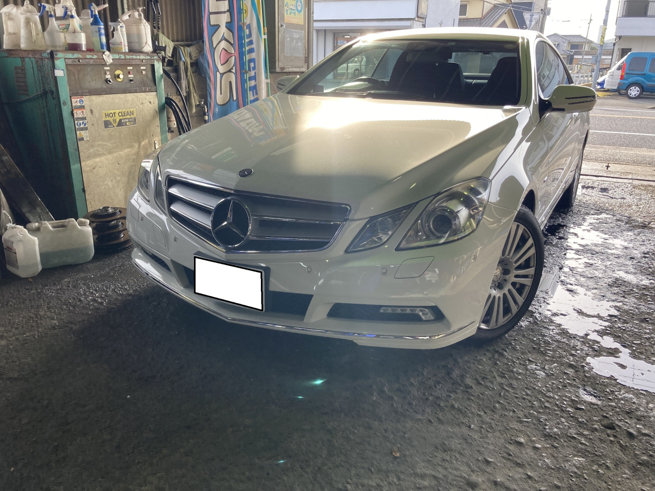 メルセデス・ベンツ　E250（W207）　車検・２４カ月点検・整備で入庫しました。